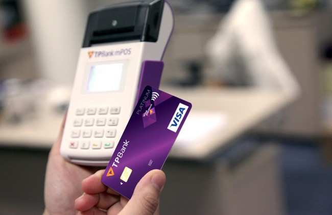 Thanh toán không tiếp xúc với thẻ Visa PayWave của TPBank