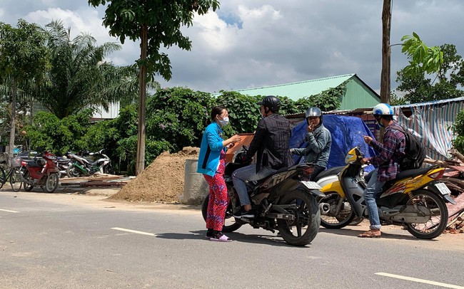 "Cò" náo loạn vùng quê Đà Nẵng, thị trường "nóng bỏng tay", giá đất bị đẩy cao bất thường "Cò" náo loạn vùng quê Đà Nẵng, thị trường "nóng bỏng tay", giá đất bị đẩy cao bất thường