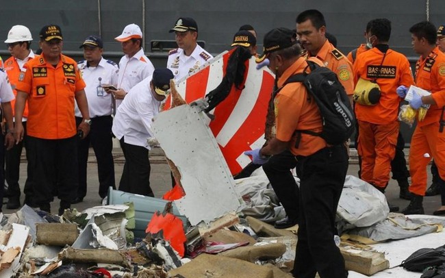 Lực lượng cứu hộ Indonesia gấp rút tìm kiếm chiếc hộp đen thứ 2 vì lo sợ lượng pin có hạn 2
