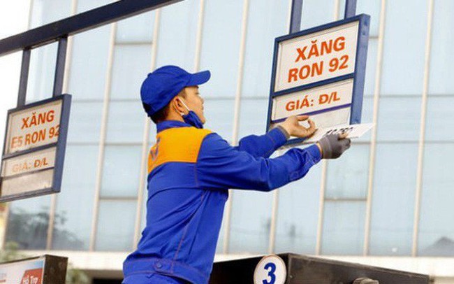 CPI giảm nhẹ nhờ xăng CPI giảm nhẹ nhờ xăng