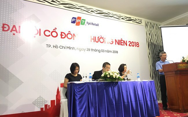 ĐHĐCĐ FPT Retail: Tham vọng lớn với mảng dược, mục tiêu 2018 tăng gấp đôi số cửa hàng Long Châu và dự kiến tăng 10 lần năm kế tiếp ĐHĐCĐ FPT Retail: Tham vọng lớn với mảng dược, mục tiêu 2018 tăng gấp đôi số cửa hàng Long Châu và dự kiến tăng 10 lần năm kế tiếp