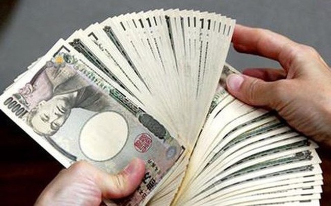 VND mất giá đáng kể so với các ngoại tệ khác ngoài USD