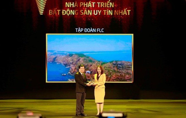 Tập đoàn FLC đoạt giải Nhà phát triển bất động sản uy tín nhất Việt Nam năm 2018 Tập đoàn FLC đoạt giải Nhà phát triển bất động sản uy tín nhất Việt Nam năm 2018