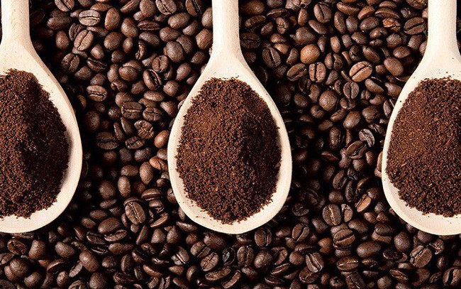 Cà phê thế giới rớt thảm, giá cà phê nhân xô trong nước giảm xuống còn 35,4 đến 35,8 triệu đồng/tấn