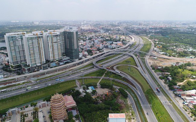 Nhà đầu tư đu theo hạ tầng, đất nền khu Đông Sài Gòn bị "thổi giá"