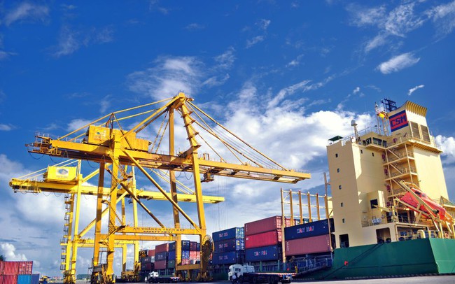 Hàng container thông qua cảng biển tăng trưởng mạnh