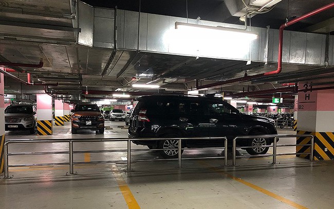 Chung cư Hà Nội thiếu chỗ đậu ô tô