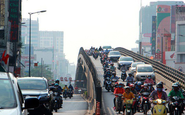 Khóc, cười với quy định cấm xe tải mới ở TP HCM