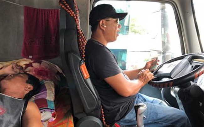 Bán mạng chở hàng sang Trung Quốc