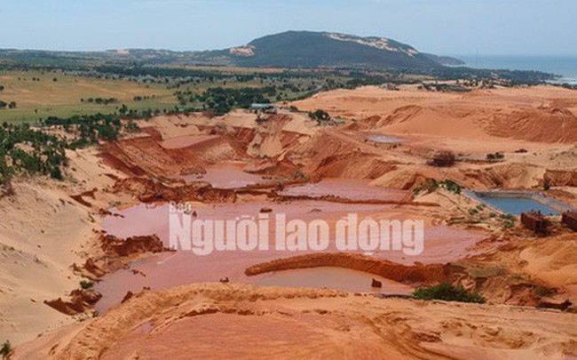 Flycam: Mỏ khai thác titan băm nát bãi biển Bình Thuận