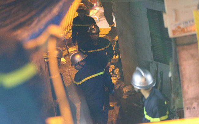 Vụ cháy tại khu trọ ông Hiệp khùng: Mẹ nhận ra thi thể con gái nhờ chiếc vòng hay đeo