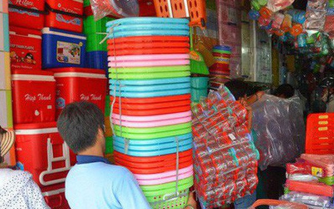Tác động của chiến tranh thương mại đến tương lai ngành nhựa Việt: Thành nhà cung cấp cho Walmart, IKEA hay tràn ngập hàng nhựa Trung Quốc dán nhãn "made in Vietnam"?