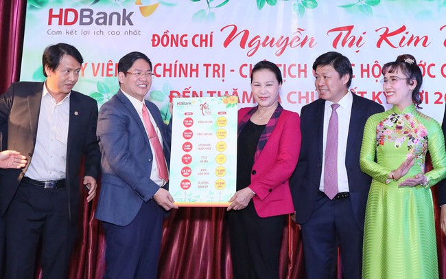 Chủ tịch Quốc hội Nguyễn Thị Kim Ngân chúc HDBank, Vietjet vươn tầm quốc tế Chủ tịch Quốc hội Nguyễn Thị Kim Ngân chúc HDBank, Vietjet vươn tầm quốc tế