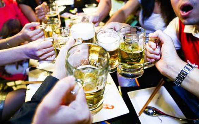Văn hóa ăn nhậu của người Việt giúp thị trường bia tiếp tục là mảnh đất màu mỡ Văn hóa ăn nhậu của người Việt giúp thị trường bia tiếp tục là mảnh đất màu mỡ