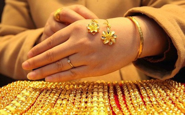 Giá vàng "phi" SJC đắt hơn nhiều so với vàng SJC Giá vàng "phi" SJC đắt hơn nhiều so với vàng SJC