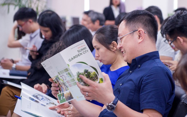 Tập đoàn CEO: Cổ đông lớn hoàn tất quyền mua cổ phiếu phát hành thêm Tập đoàn CEO: Cổ đông lớn hoàn tất quyền mua cổ phiếu phát hành thêm