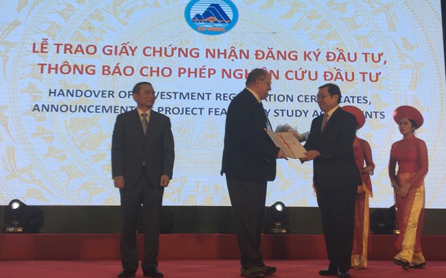 Đà Nẵng: Trao giấy chứng nhận và quyết định đầu tư 8 dự án với tổng vốn gần 500 triệu USD Đà Nẵng: Trao giấy chứng nhận và quyết định đầu tư 8 dự án với tổng vốn gần 500 triệu USD