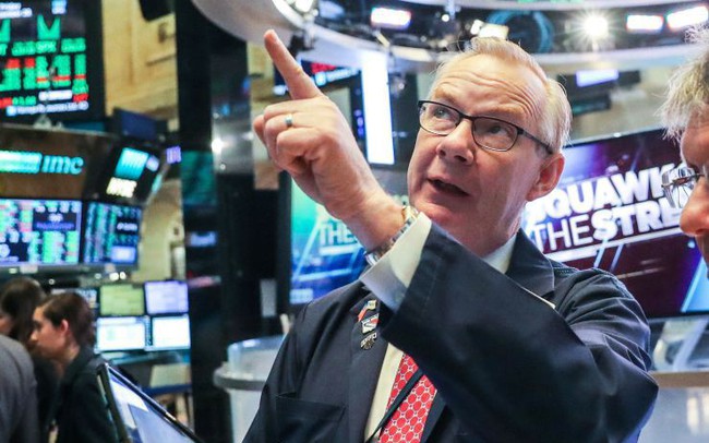 Dow Jones tăng gần 150 điểm, đà tăng của Boeing tiếp tục "chững" sau một loạt tin dữ Dow Jones tăng gần 150 điểm, đà tăng của Boeing tiếp tục "chững" sau một loạt tin dữ