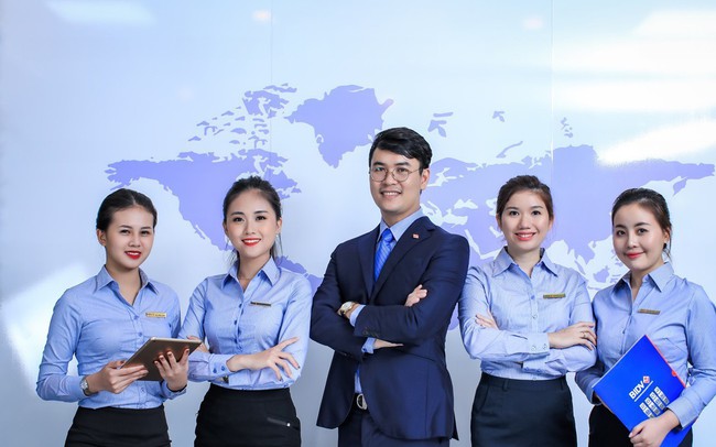 Nhân sự ngành ngân hàng: Nước có chảy chỗ trũng? Nhân sự ngành ngân hàng: Nước có chảy chỗ trũng?