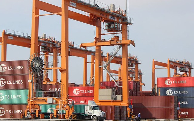 Một lãnh đạo Gemadept vừa bán bớt gần 4 triệu cổ phiếu GMD, thu về trên trăm tỷ đồng Một lãnh đạo Gemadept vừa bán bớt gần 4 triệu cổ phiếu GMD, thu về trên trăm tỷ đồng