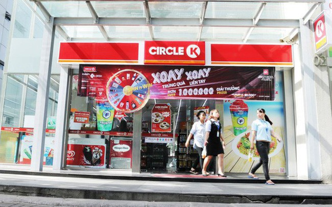 Trong khi Shop & Go lao đao tới nỗi "biếu không" 87 cửa hàng cho Vingroup, đây là cách Circle K bám trụ và bứt phá trên sàn đấu bán lẻ tiện lợi ở Việt Nam Trong khi Shop & Go lao đao tới nỗi "biếu không" 87 cửa hàng cho Vingroup, đây là cách Circle K bám trụ và bứt phá trên sàn đấu bán lẻ tiện lợi ở Việt Nam