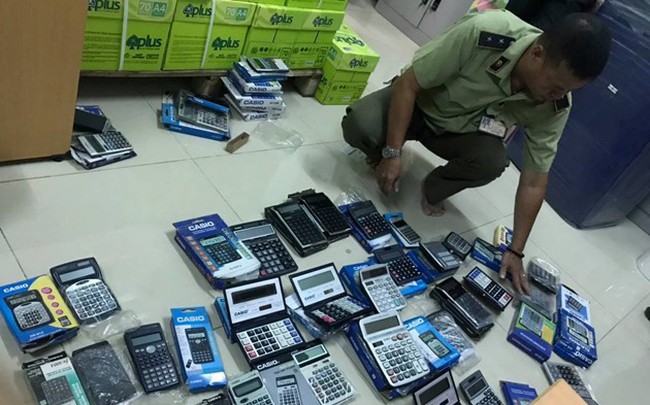 Thu giữ hàng trăm máy tính Casio nghi hàng giả, hàng nhái Thu giữ hàng trăm máy tính Casio nghi hàng giả, hàng nhái