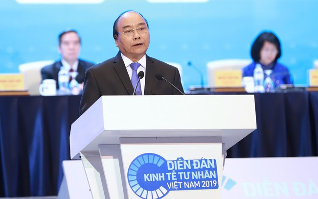 Thủ tướng Nguyễn Xuân Phúc: Nền kinh tế Việt Nam chỉ có thể hùng mạnh khi có những doanh nghiệp với năng lực cạnh tranh toàn cầu!