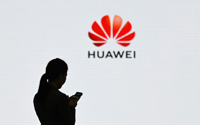 Từ chuyện Huawei bị Mỹ cấm vận, Việt Nam có lo ngại việc đang phụ thuộc công nghệ nước ngoài? Từ chuyện Huawei bị Mỹ cấm vận, Việt Nam có lo ngại việc đang phụ thuộc công nghệ nước ngoài?