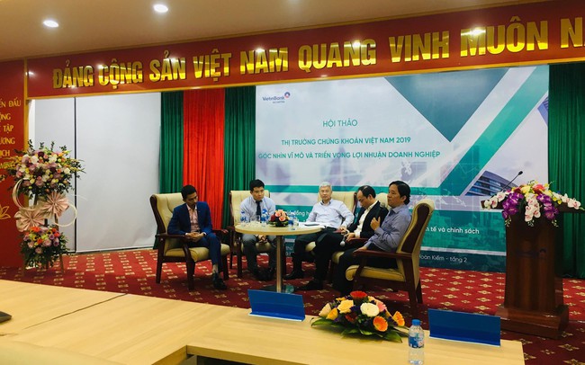 "Tăng trưởng lợi nhuận doanh nghiệp niêm yết quý 1 giảm tốc, nhưng cả năm 2019 vẫn tích cực" "Tăng trưởng lợi nhuận doanh nghiệp niêm yết quý 1 giảm tốc, nhưng cả năm 2019 vẫn tích cực"