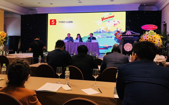 ĐHĐCĐ Vocarimex (VOC): 2019 tiếp tục dịch chuyển ngành hàng sang kênh công nghiệp và xuất khẩu, LNTT dự kiến 290 tỷ đồng ĐHĐCĐ Vocarimex (VOC): 2019 tiếp tục dịch chuyển ngành hàng sang kênh công nghiệp và xuất khẩu, LNTT dự kiến 290 tỷ đồng