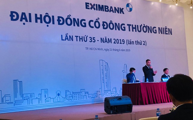 ĐHĐCĐ Eximbank: Tranh cãi gay gắt tư cách chủ toạ của tân Chủ tịch Cao Xuân Ninh ĐHĐCĐ Eximbank: Tranh cãi gay gắt tư cách chủ toạ của tân Chủ tịch Cao Xuân Ninh