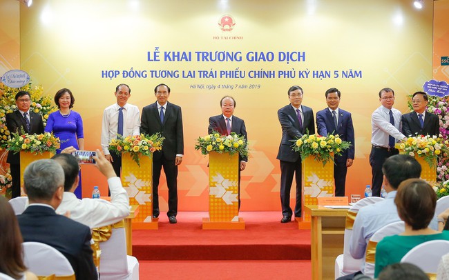 Phái sinh cổ phiếu tăng gấp 10 lần sau 2 năm vận hành, HNX chính thức ra mắt sản phẩm hợp đồng tương lai trái phiếu Chính phủ Phái sinh cổ phiếu tăng gấp 10 lần sau 2 năm vận hành, HNX chính thức ra mắt sản phẩm hợp đồng tương lai trái phiếu Chính phủ