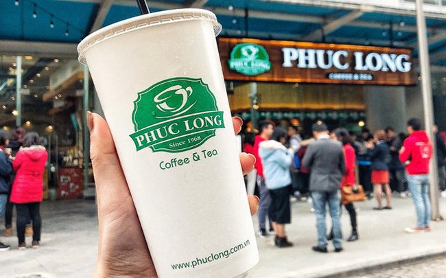 Phúc Long khách xếp hàng từ sáng đến đêm nhưng vẫn lãi "bèo bọt" và cuộc đại chiến với những người khổng lồ Highlands, Starbucks Phúc Long khách xếp hàng từ sáng đến đêm nhưng vẫn lãi "bèo bọt" và cuộc đại chiến với những người khổng lồ Highlands, Starbucks
