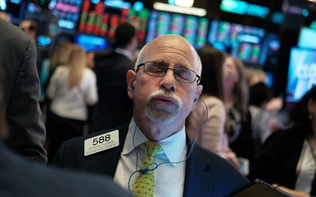 Chiáº¿n tranh thÆ°Æ¡ng máº¡i bÃ¹ng ná», Dow Jones bay 600 Äiá»m