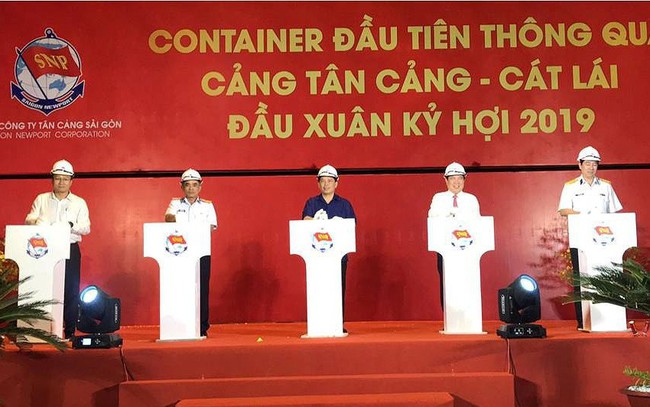 Xuất khẩu lô hàng đầu tiên năm Kỷ Hợi từ cảng Cát Lái đi Châu Âu Xuất khẩu lô hàng đầu tiên năm Kỷ Hợi từ cảng Cát Lái đi Châu Âu