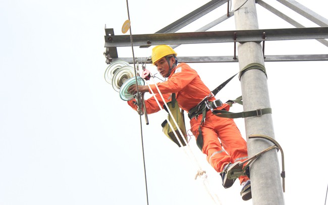 EVN lý giải vì sao tiền điện tháng 4 tăng vọt