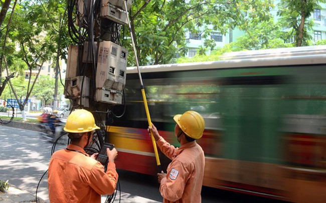 Bộ trưởng Trần Tuấn Anh giải trình lý do tăng giá điện đúng mùa nóng Bộ trưởng Trần Tuấn Anh giải trình lý do tăng giá điện đúng mùa nóng