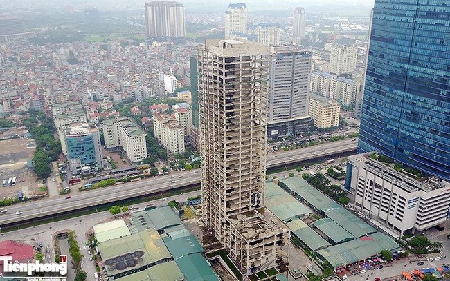 Vicem xin bán tháp nghìn tỷ 'bỏ hoang' trên đường vành đai 3 Hà Nội