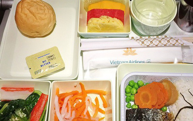 Có gì bên trong công ty chuyên "bán cơm" cho Vietnam Airlines độc quyền tại sân bay Tân Sơn Nhất? Có gì bên trong công ty chuyên "bán cơm" cho Vietnam Airlines độc quyền tại sân bay Tân Sơn Nhất?