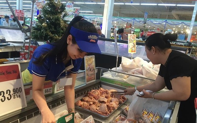 GÃ  siÃªu ráº» 18.000 Äá»ng/kg cá»§a Má»¹ cÃ³ 'ÄÃ¨ báº¹p' gÃ  Viá»t Nam?