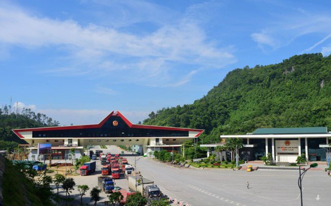 ÃtÃ´ qua cá»­a kháº©u Trung Quá»c pháº£i gáº¯n sá» Äiá»n tá»­, vá» Viá»t Nam khÃ´ng ÄÆ°á»£c thÃ¡o