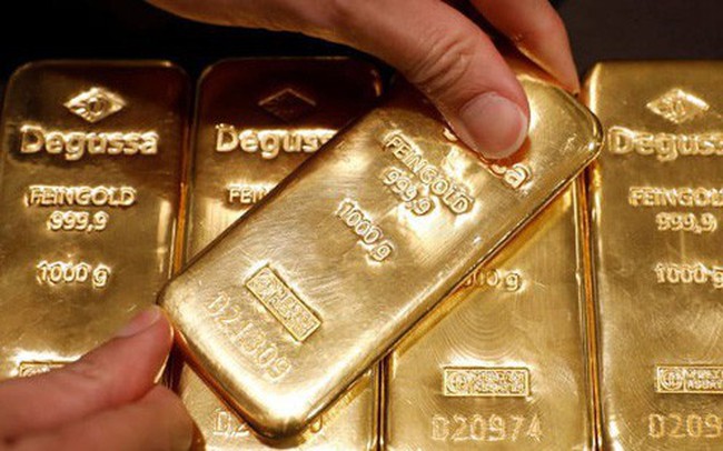 NhÃ  Äáº§u tÆ° bÄn khoÄn bÃ¡n-mua, giÃ¡ vÃ ng giáº±ng co dÆ°á»i 1.500 USD/oz