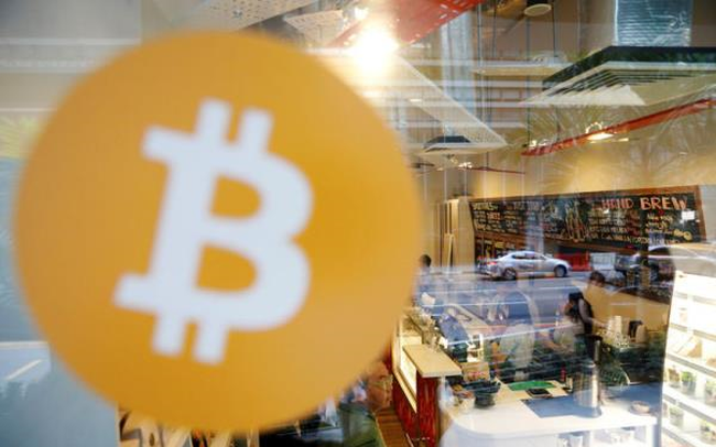 Bitcoin lao dốc