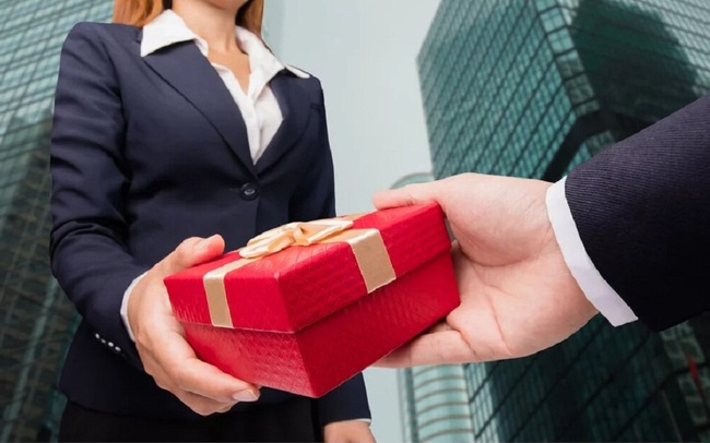 Cấm biếu xén lãnh đạo