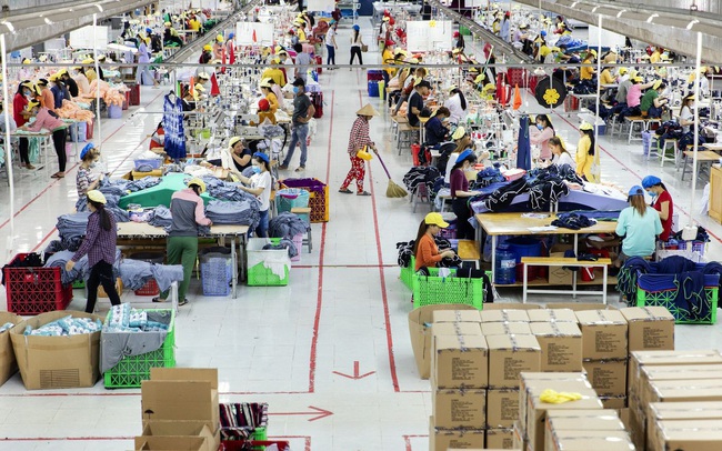 Bloomberg nói gì về "thế lưỡng nan" của Việt Nam giữa "hai gã khổng lồ" Mỹ - Trung? Bloomberg nói gì về "thế lưỡng nan" của Việt Nam giữa "hai gã khổng lồ" Mỹ - Trung?