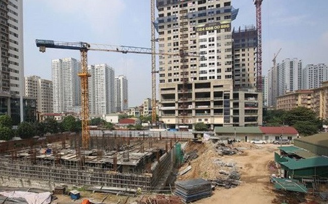 LMH giảm sàn 25 phiên liên tiếp, loạt lãnh đạo Landmark Holding bị bán giải chấp cổ phiếu