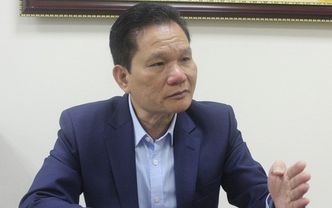Muốn tăng lương, phải giảm mạnh số công chức "sáng cắp ô đi, tối cắp ô về"