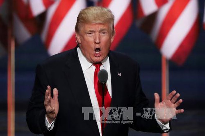 Ông Trump dẫn điểm trước bà Clinton trong thăm dò dư luận