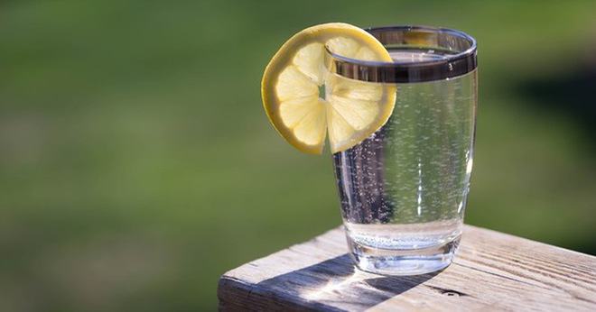Thiếu nước có thể bị ung thư, tiểu đường tuýp 2: Uống bao nhiêu nước mới là đủ?