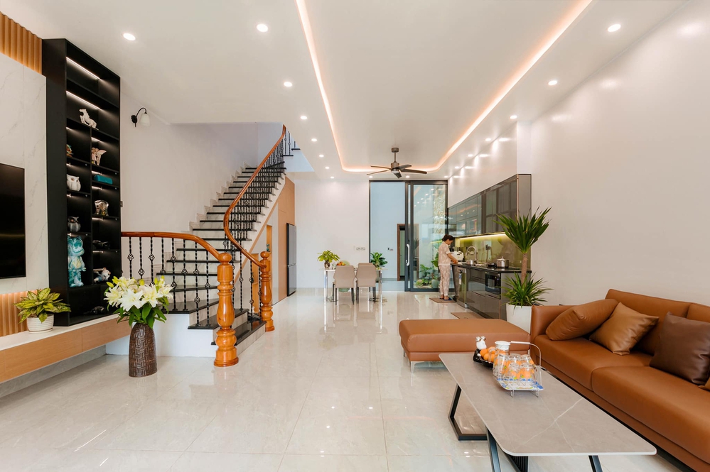 Ngôi nhà phố 110m2 của vợ chồng 9x: Tổng chi phí 2,8 tỷ đồng, xây dựng trong 299 ngày, thành quả cực mỹ mãn - Ảnh 4. Ngôi nhà phố 110m2 của vợ chồng 9x: Tổng chi phí 2,8 tỷ đồng, xây dựng trong 299 ngày, thành quả cực mỹ mãn - Ảnh 4.